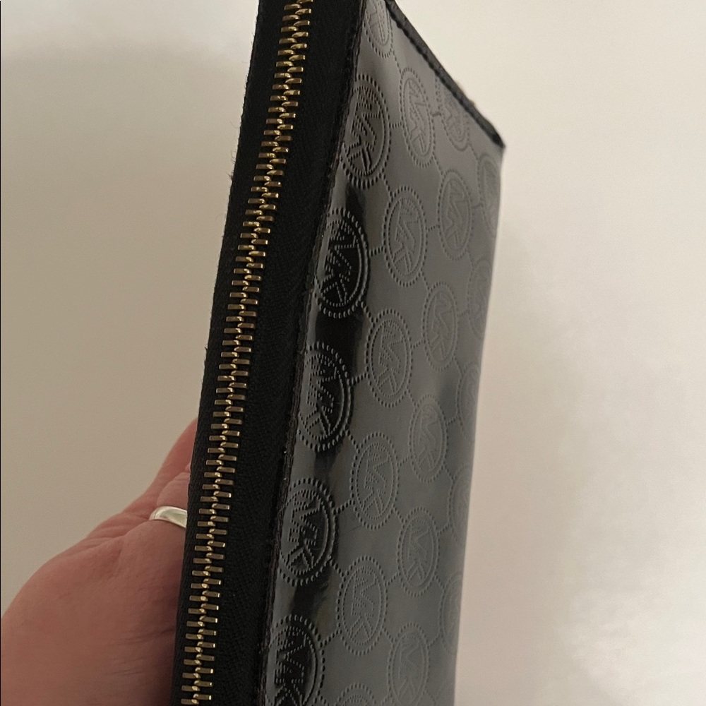 Michael Kors Shiny Black Patent Leather Logo Wallet with Gold Accents Full Zip - Picture 16 of 16